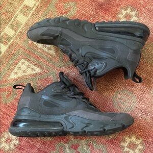 Women’s Nike air max 270 react, size 7, black